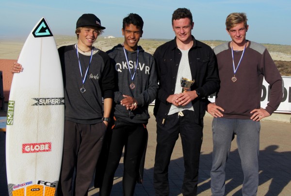 Podium Surf Open : Téva BOUCHGUA (LSC) - Yannis GALISSAIRE (SCP) - Boris FEILLON (LSC) - Vincent FEILLON (LSC)